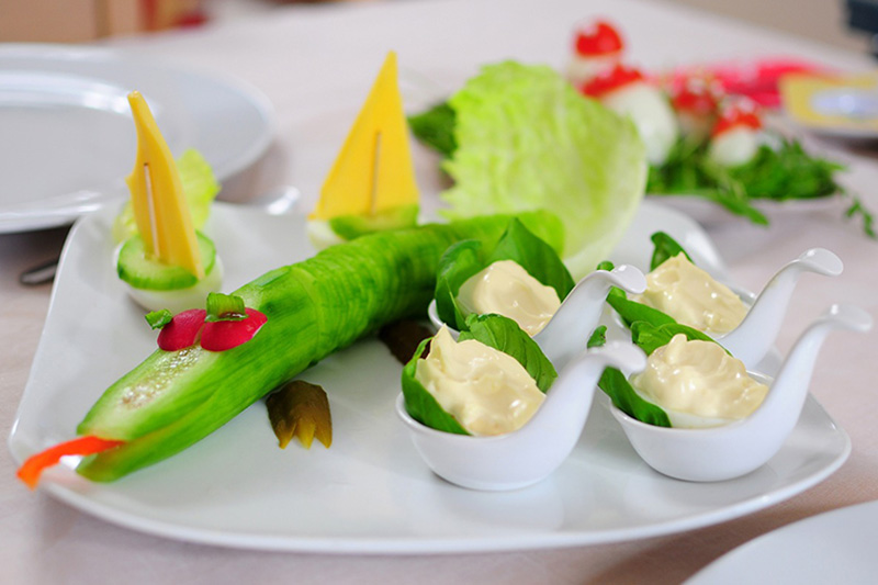 黃瓜佐凱薩沙拉